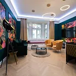 Luxusni Designovy Apartman Emotion Se Saunou V Srdci Kralovskych Vinohrad